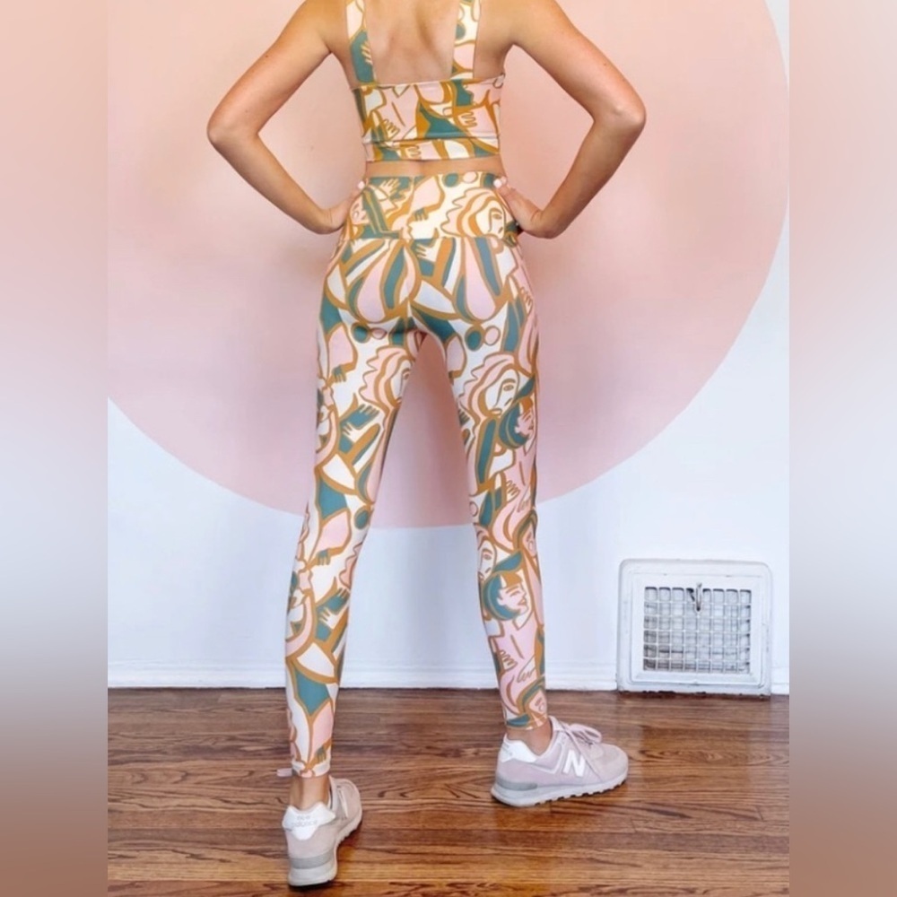 Anthropologie Dazey La leggings Ani figures Artsy Abstract printed high rise